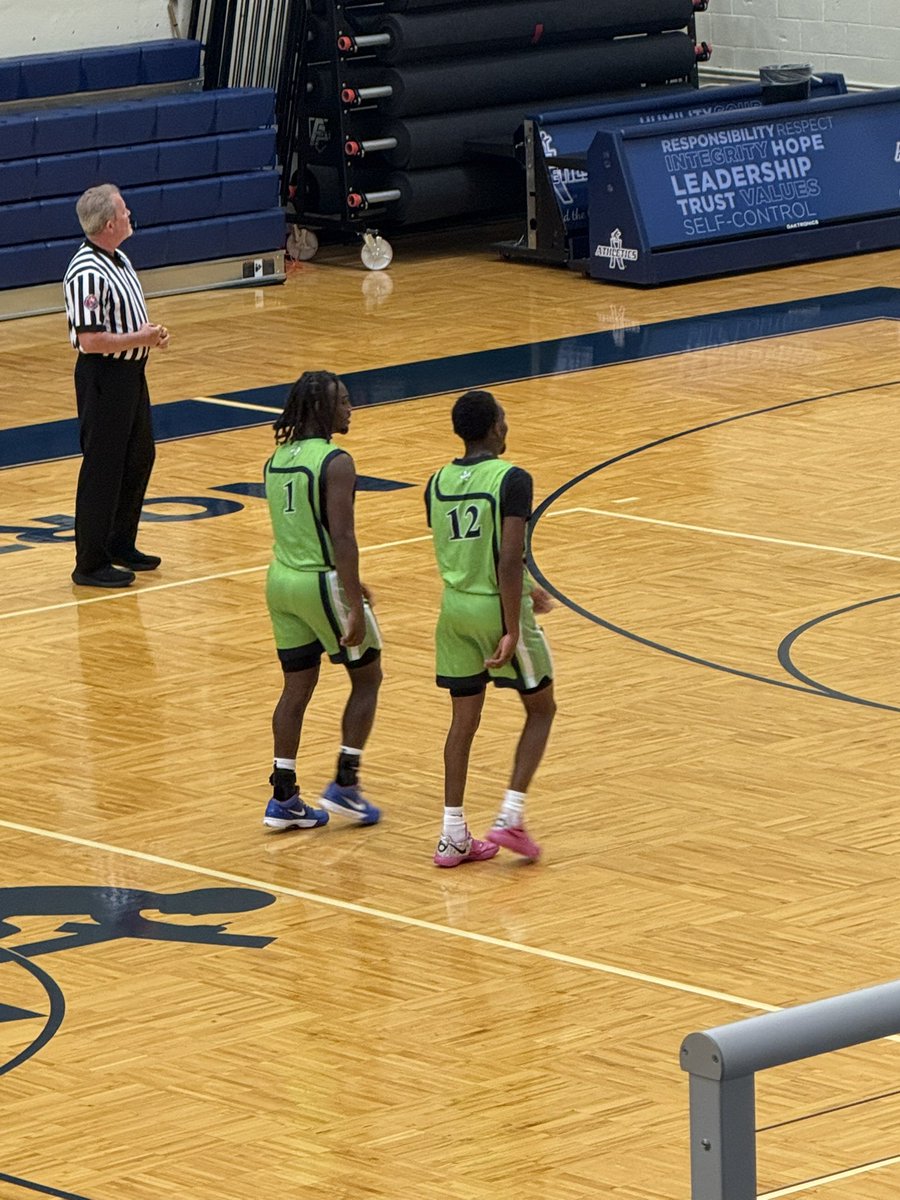 Got to watch the best backcourt in Texas <a href="/409_zacc/">Zac</a>  and <a href="/MasonD_4/">Mason donald</a>  play together one more time 🏀 <a href="/Tabchoops/">𝙏𝘼𝘽𝘾🏀📋</a> <a href="/angelinahoops/">Angelina Men’s Basketball</a> <a href="/uiltexas/">Texas UIL</a>