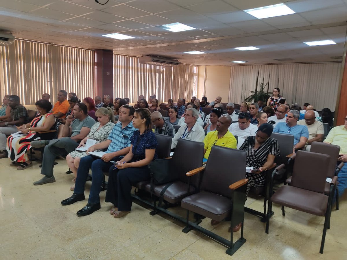 Jorge Luis Tapia Fonseca (@jorgeluistapiaf) on Twitter photo En los Grupos Empresariales Agroalimentario y de la Industria Alimentaria, pertenecientes al <a href="/minalcuba/">Ministerio de la Industria Alimentaria de Cuba</a>, chequeamos el cumplimiento de los objetivos propuestos al cierre del primer trimestre así como las proyecciones productivas para los meses venideros. #CubaViveYTrabaja En los Grupos Empresariales Agroalimentario y de la Industria Alimentaria, pertenecientes al <a href="/minalcuba/">Ministerio de la Industria Alimentaria de Cuba</a>, chequeamos el cumplimiento de los objetivos propuestos al cierre del primer trimestre así como las proyecciones productivas para los meses venideros. #CubaViveYTrabaja