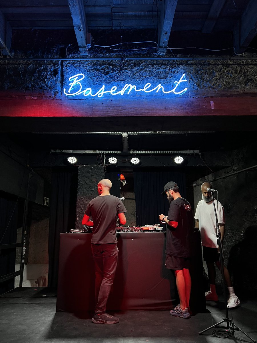 Passagem de som!
Hoje às 21h, seu mano Rashidão no Basement Cultural.
Bora, Curitiba!!! 🙌🏽🙌🏽🙌🏽