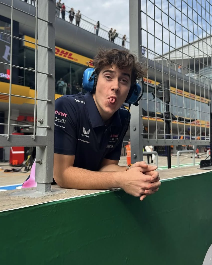f1miami's tweet photo. ¡Feliz Viernes! 🥳

📸: @FranColapinto https://t.co/rxjZDsLFK6
