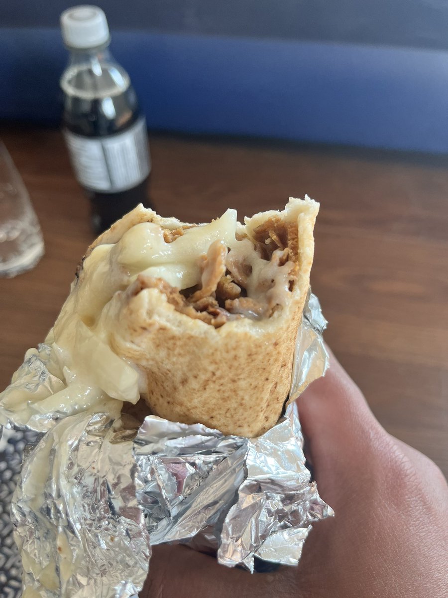 atushaik's tweet image. Do you know, "Donairs" which is Halifax's official food were originated in Halifax, Nova Scotia.
The creater later started "King of Donair" restaurant in Halifax which was featured in "Trailer Park Boys" and it still serves the original donair with sweet sauce.