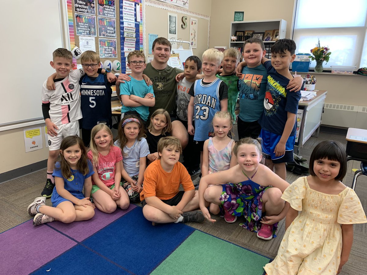 Starcevic1stKES's tweet photo. @JakeStarcevic stopped by the afternoon to read and visit with the first graders! The kids had lots of good questions about @ArmyWP_Football Thanks for coming Jake 🏀🏈👨‍🎓 Our little Vikings are going to miss you after graduation 💙 @KPSD2KPS https://t.co/SW0GYElVH8
