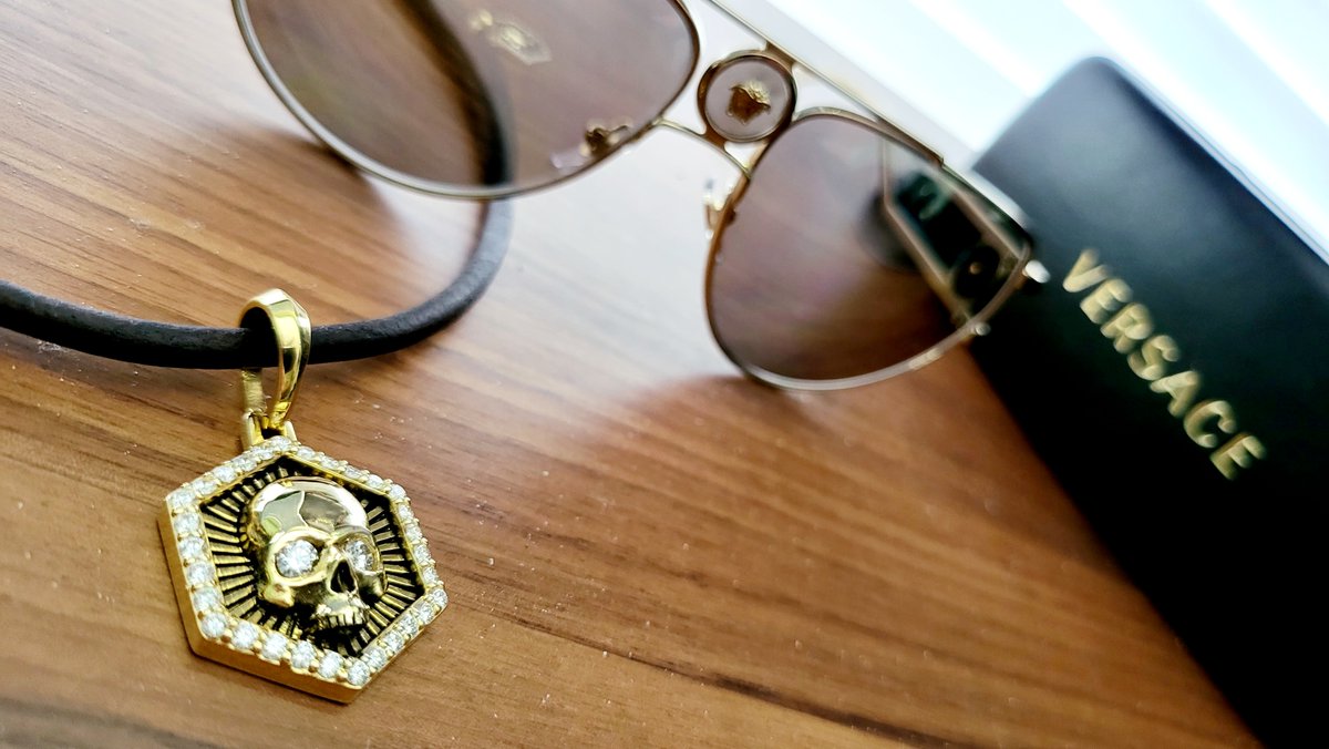 RackhamRishel's tweet image. This was actually my first ever #HEXFlex thanks to @RichardHeartWin A custom piece purchased from proclamationjewelry.com with the profits from $HEX staking.

Now we have TWO #HEX&apos;s! Take your pick from either $eHEX or $pHEX. Still the original #Blockchain Certificate of Deposit.…