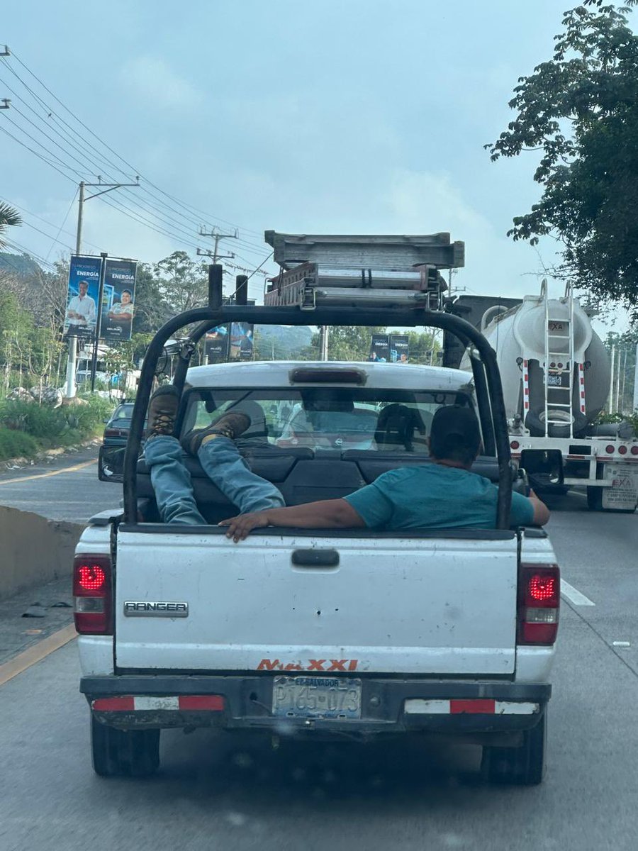 Hoy conocí al hombre plástico. 😳