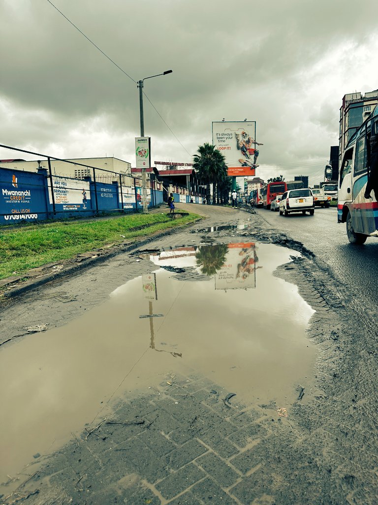 It's been 7 months now since we began talking about jogoo road 

Tomorrow I'll update you how this road is as of now. 

Some of the potholes they did two months ago are back. 

No street lights and of importance takataka kila mahali.