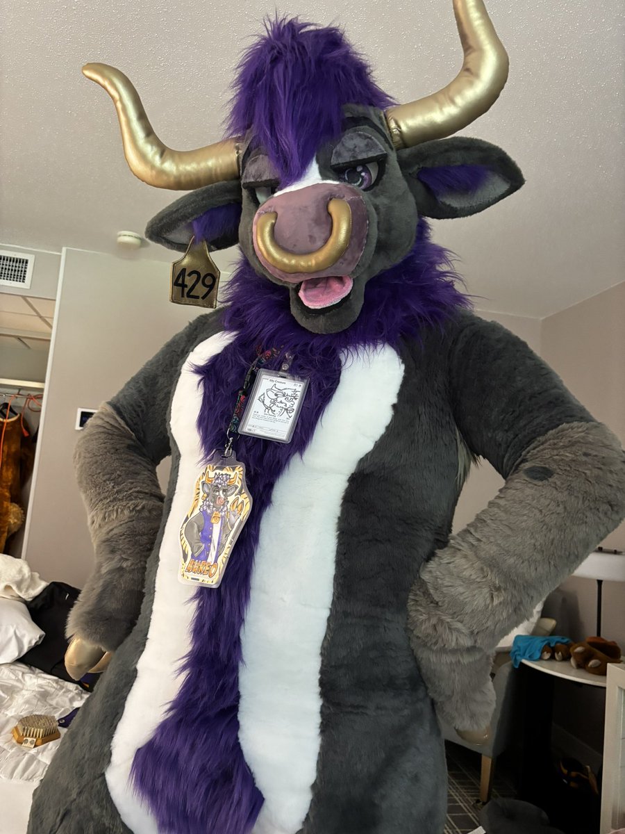 How to find me at FWA
(pov you’re short)

Heading to the lobby right now ;3