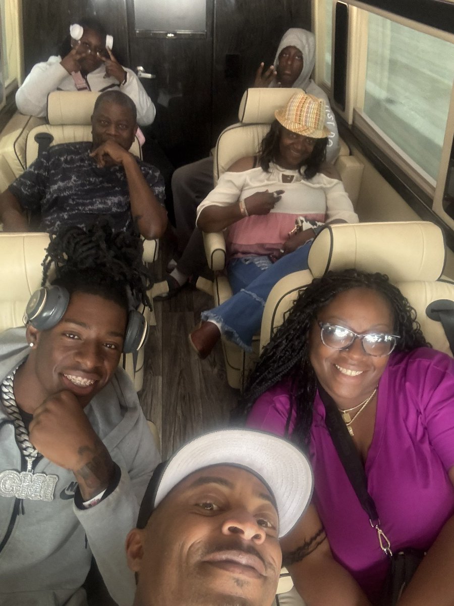 BOULDER WE HERE!🦬🦬
<a href="/JulianLewis10/">Julian "Ju Ju" Lewis QB</a> 
#WeComing