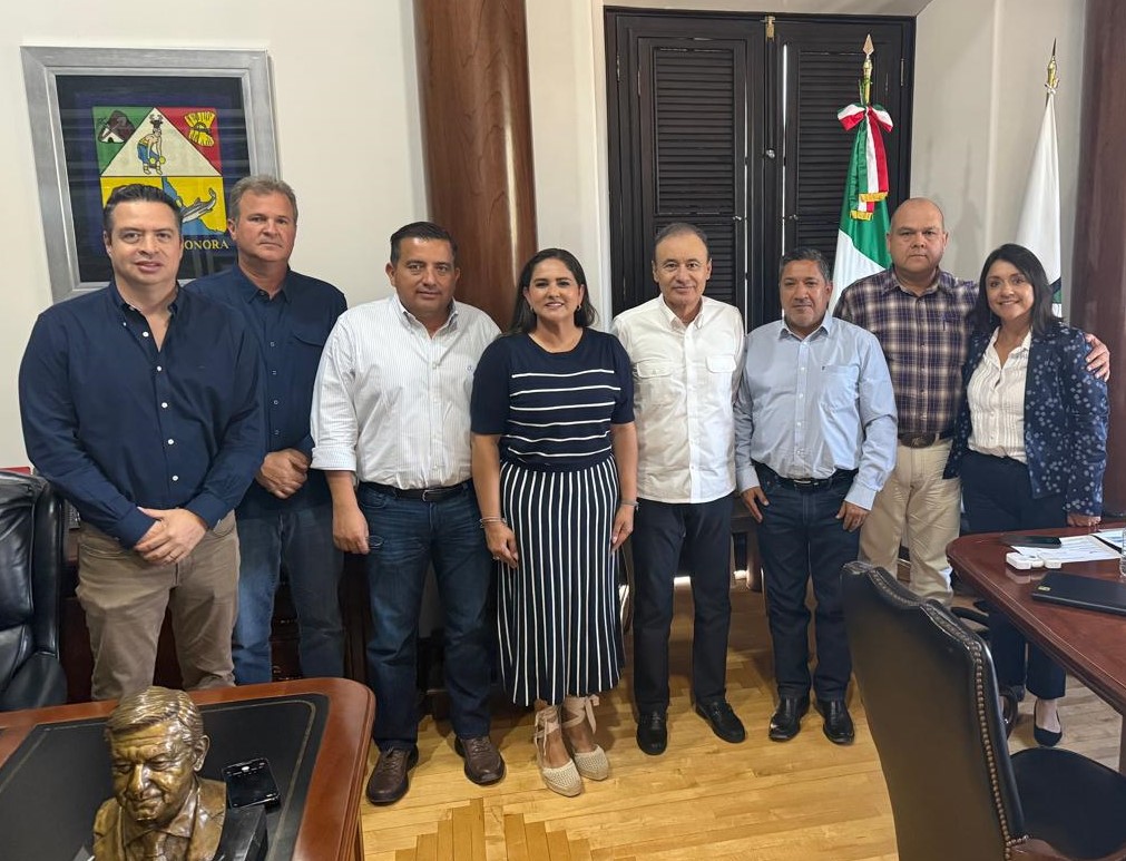 Nos reunimos con el gobernador <a href="/AlfonsoDurazo/">Alfonso Durazo</a>  y la secretaria <a href="/CelidaLopezc/">CELIDA LÓPEZ</a>  para dar seguimiento a las necesidades del campo en el sur de Sonora. Agradecemos su compromiso y apoyo.🌾
FB: goo.su/M5XlY