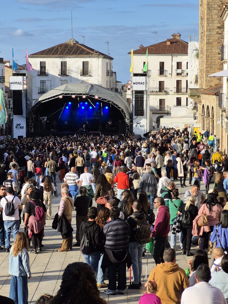Muy buen ambiente en el #Womad 2025. Agradecemos especialmente a las voluntarias su participación en el Punto Violeta para fomentar prevención, sensibilización y atención inicial frente a cualquier manifestación de #violencia sexual.