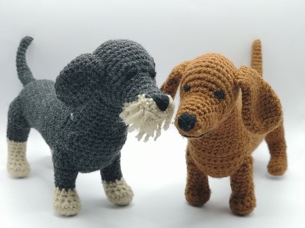 Dachshund - crochet pattern weavecrochet.com/15956-dachshun…