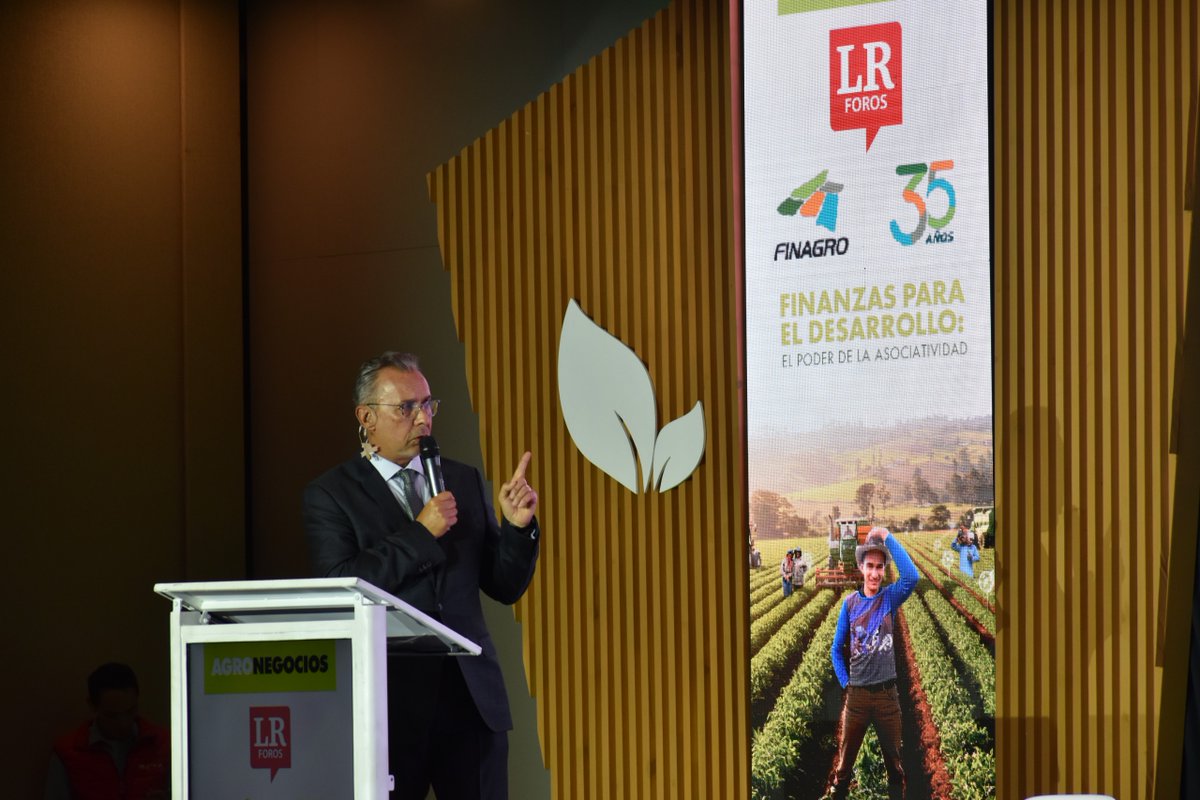_ALIDE_'s tweet photo. 🎥 #Prensa 🌍 | En el Foro de @larepublica_co y @Finagro 🇨🇴 nuestro secretario general destacó el rol de la banca de desarrollo para financiar proyectos innovadores e inclusivos 🌱💡
📰 Lee más 👉 https://t.co/xfOxTDngfe
🎥 Revive el evento 👉 https://t.co/5L113dXZ1v
#ALIDE https://t.co/MX5GcLo18e