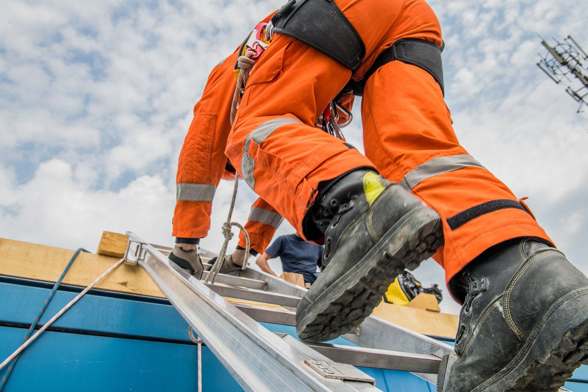 Join us at the free OSHA training on May 28th from 9-11am at the Ware Center! Training will include ladder safety and understanding workers' rights. Certification of completion will be awarded to participants. Hope to see you there!👷🪜

bit.ly/4349NdZ