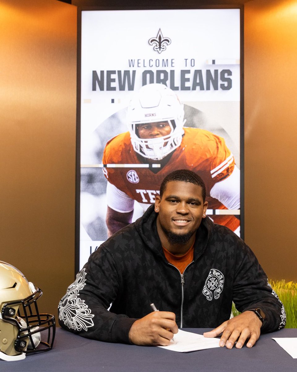 AdamSchefter's tweet image. Saints first-round pick Kelvin Banks Jr. now has signed his four-year, $27.7 million contract.