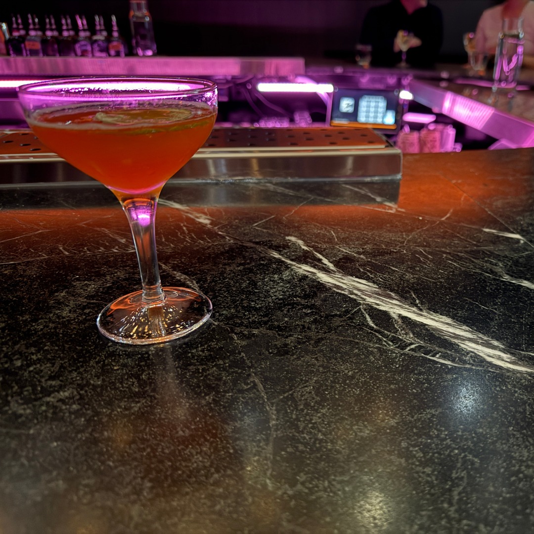 amsumash's tweet image. Our black soapstone in the wild 👀@stargazer_mpls
.
#mnlocal #tgif #soapstone #galaxyvibes #spacevibes #blackcountertops #blackwhiteinterior #mnlocalbusiness