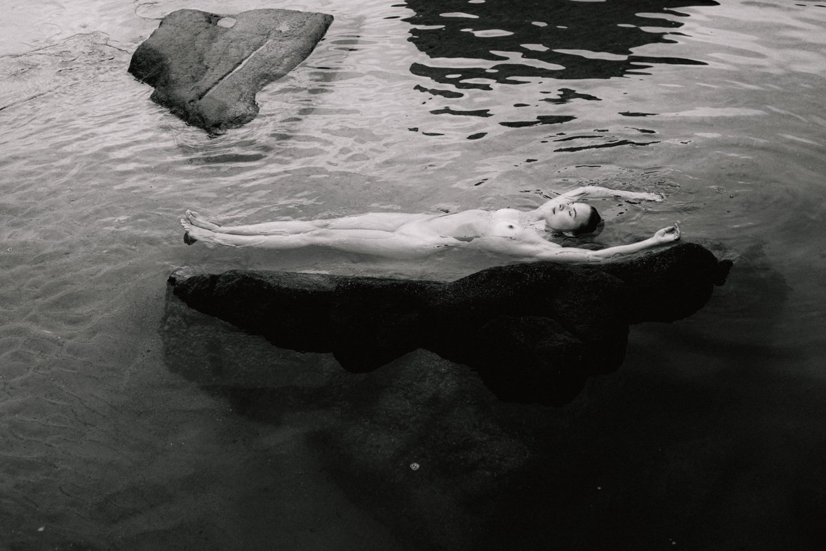 Yes! This beautiful open edition is finally here 🌞
Only 4 days 
· 9 XTZ
In Between Worlds - 
a moment suspended between softness and strength.