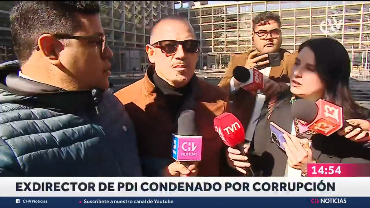A los 13 días de que Piñera designara a Sergio Muñoz como director de la PDI, comenzó a filtrar las causas a Hermosilla, donde aparecía involucrado Piñera. El expresidente designó a un corrupto como director de la PDI para tapar sus causas en la justicia. Hoy fue condenado.
