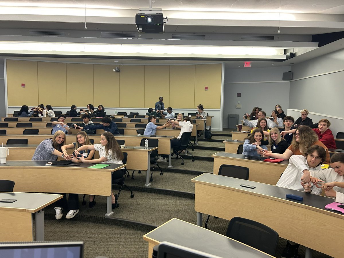 BusEdCrev's tweet image. Another awesome Student Leadership Academy event with the @AICPA &amp;amp; @MACPA #YouthApprenticeship crew in Baltimore ❤️

Even got to spend some in person time with a few of our current apprentices :)

#BusEdu #WorkBasedLearning