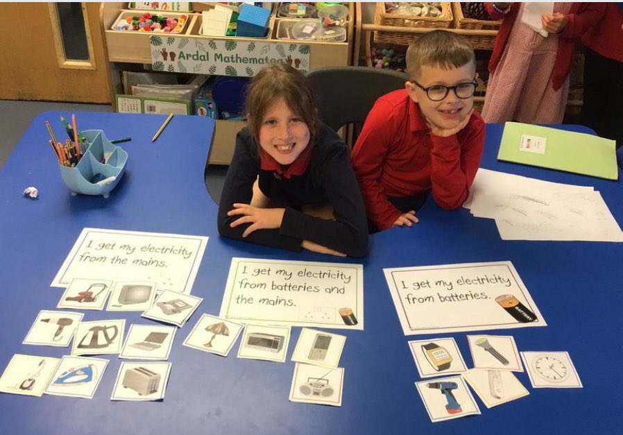 Hendrefoilan's tweet photo. A busy week in y1/2 turtles.. sorting mains and battery powered objects, listening carefully to instructions using position and direction, programming a turtle to move through Space on J2E and maths problems in the sun. #hdfpturtles https://t.co/jE3m0lxr2A
