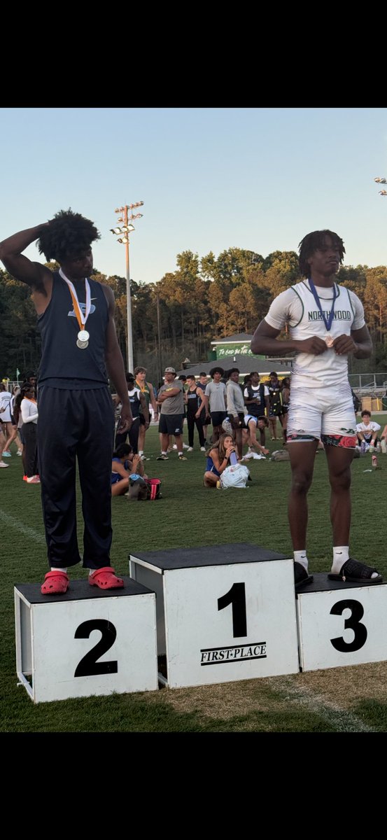 Got 3rd place at state for the 200, all glory to god 🙏🏾