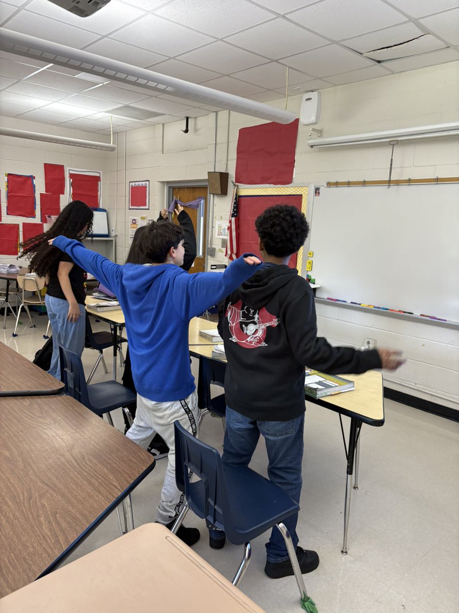 jill_pointer's tweet image. Brain break #1 with my 7th graders. Get them moving!
#MNPSWellnessWeek2025
@MNPS_kidshealth 
@DonelsonMNPS