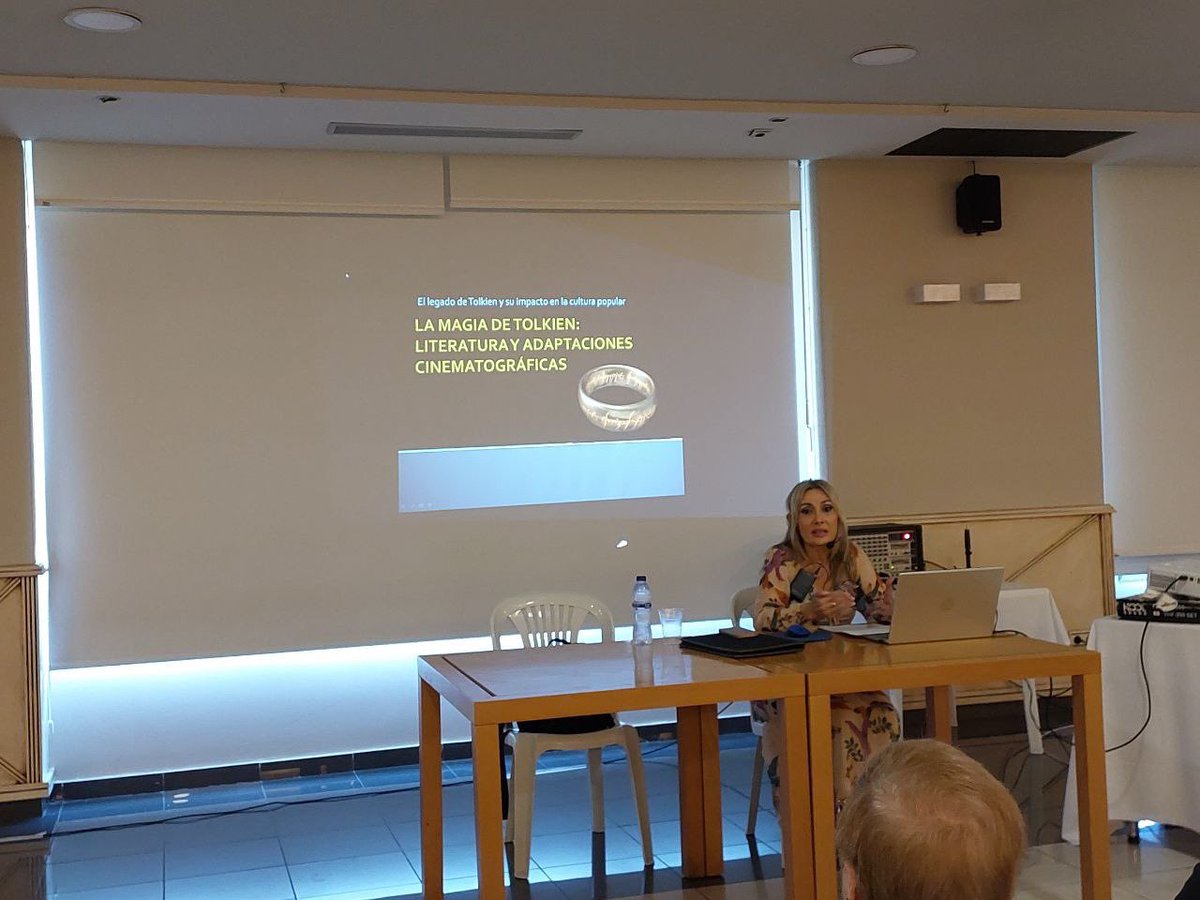 El_PoneyPisador's tweet photo. Los compis que han acudido a la #Estelcon nos empiezan a mandar algunas fotillos de charlas y talleres!🥰
@SocTolkien @Estelconste #Estelcon2025 #JRRTolkien #SmialSTE https://t.co/wIB748TE1Q