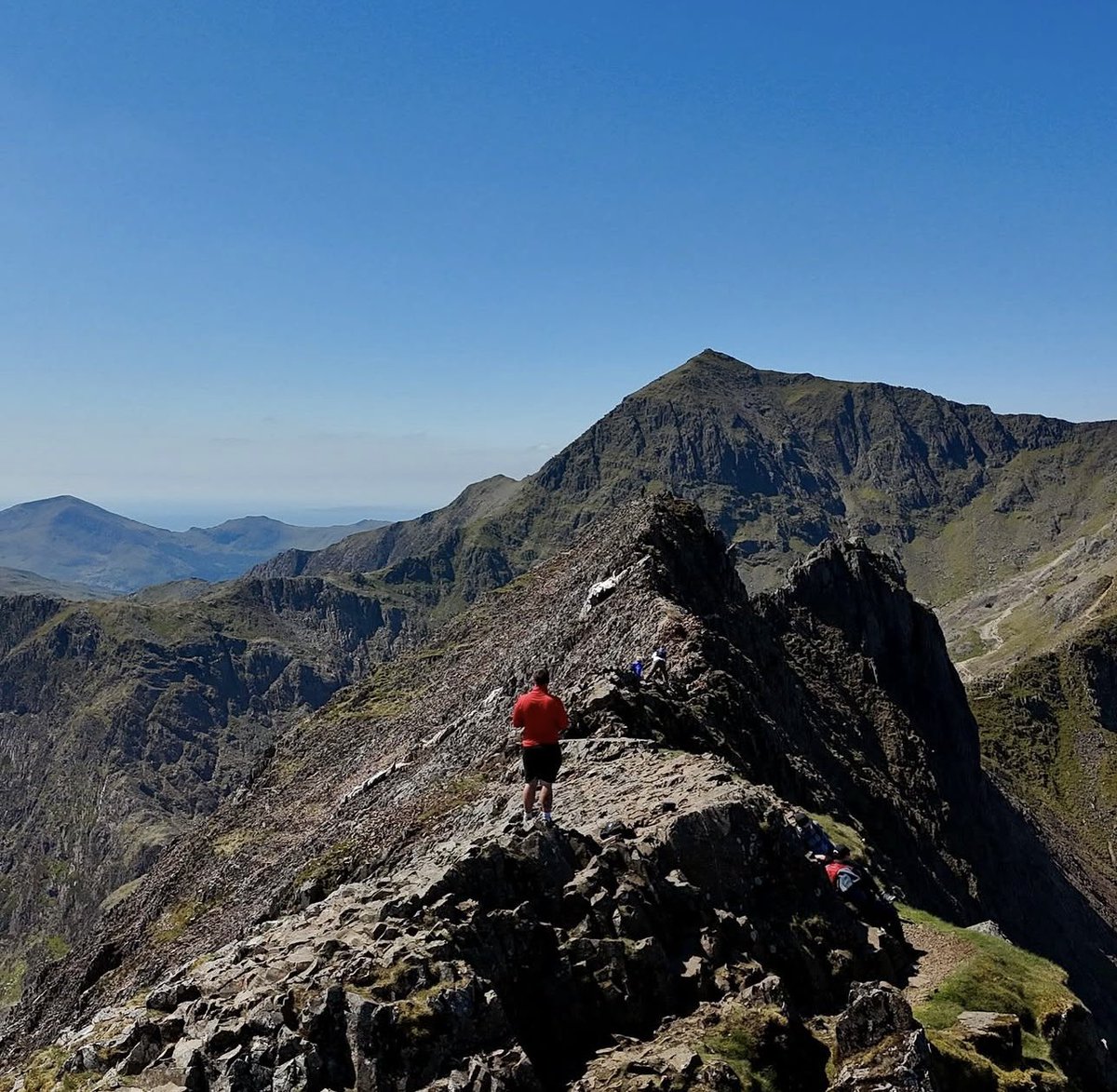 welshdroneman's tweet photo. Few more from a cracking day up Crib Coch 
#NorthWales #CribCoch #Hiking https://t.co/NEBHkrZ4yT