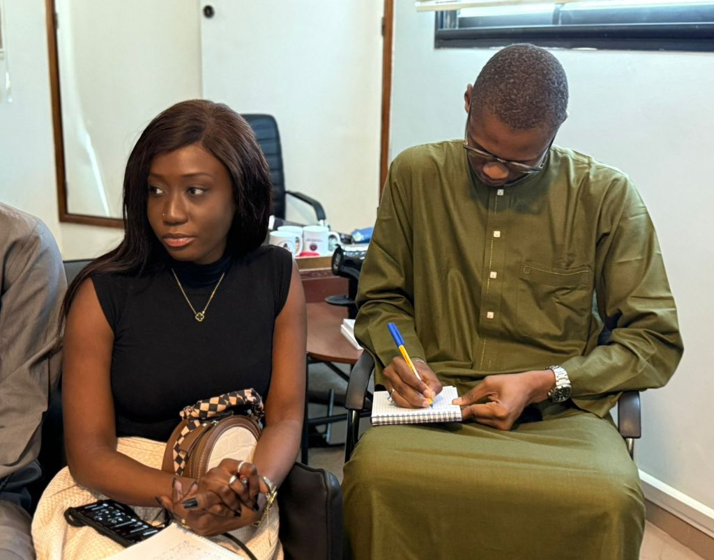 Convention des Jeunes Reporters du Sénegal (@cjrs221) on Twitter photo Dans le cadre de son programme « Tour des Rédactions », la <a href="/CJRS221/">Convention des Jeunes Reporters du Sénegal</a> a rendu visite cet après-midi au Directeur général de <a href="/APS_Senegal/">A.P.S - Sénégal</a>, Momar Diongue.
Cette rencontre vise à poser les bases d’un partenariat pour la préservation de l’intérêt des reporters.
#CJRS2025 Dans le cadre de son programme « Tour des Rédactions », la <a href="/CJRS221/">Convention des Jeunes Reporters du Sénegal</a> a rendu visite cet après-midi au Directeur général de <a href="/APS_Senegal/">A.P.S - Sénégal</a>, Momar Diongue.
Cette rencontre vise à poser les bases d’un partenariat pour la préservation de l’intérêt des reporters.
#CJRS2025