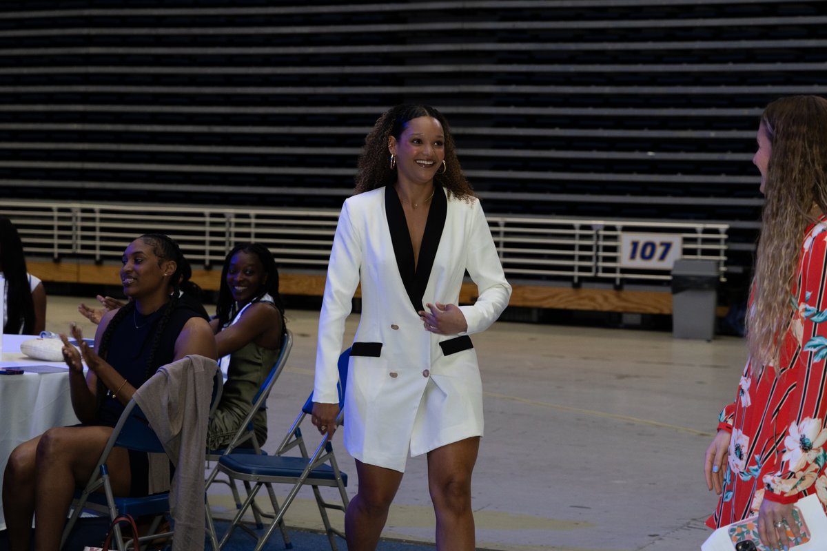 Hofstra Women’s Basketball (@hofstrawbb) on Twitter photo Always a great time at the <a href="/hofspys/">The HOFSPYS 🏆</a> celebrating the year in <a href="/HofstraPride/">Hofstra Pride Athletics</a> athletics! 💙💛
#PrideOfLI Always a great time at the <a href="/hofspys/">The HOFSPYS 🏆</a> celebrating the year in <a href="/HofstraPride/">Hofstra Pride Athletics</a> athletics! 💙💛
#PrideOfLI
