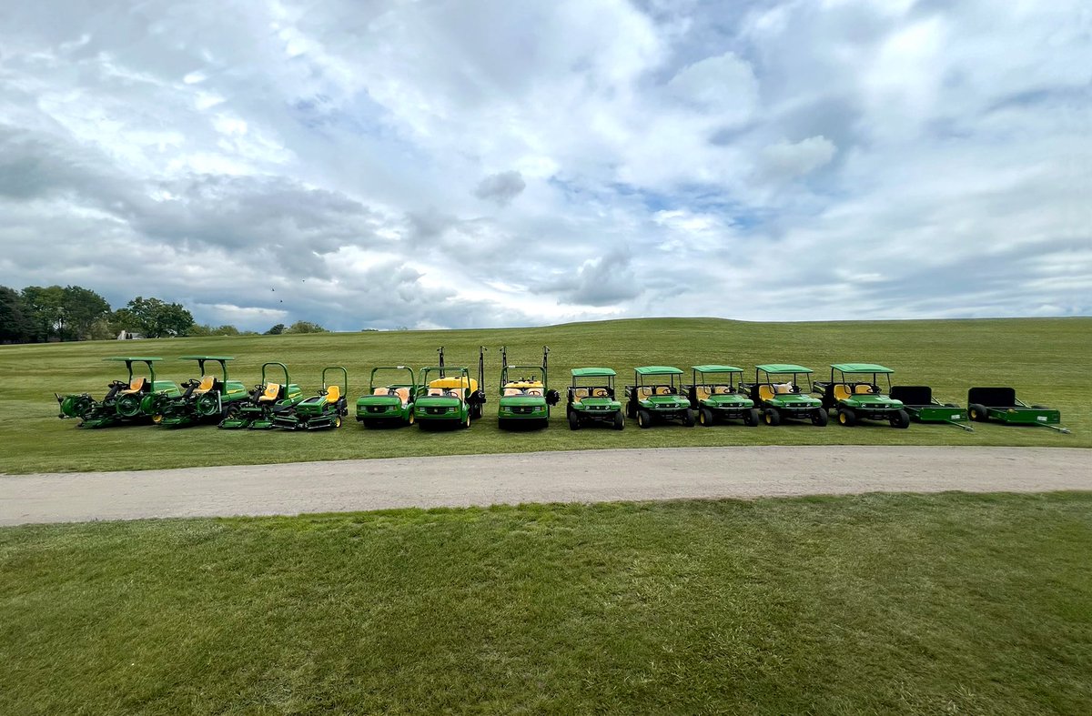 🚛💚 BIG DELIVERY. BIGGER IMPACT.

We just welcomed nearly $700,000 of brand-new John Deere equipment to Greenbrier Golf &amp; Country Club — a serious investment in the future of our golf course. ⛳️