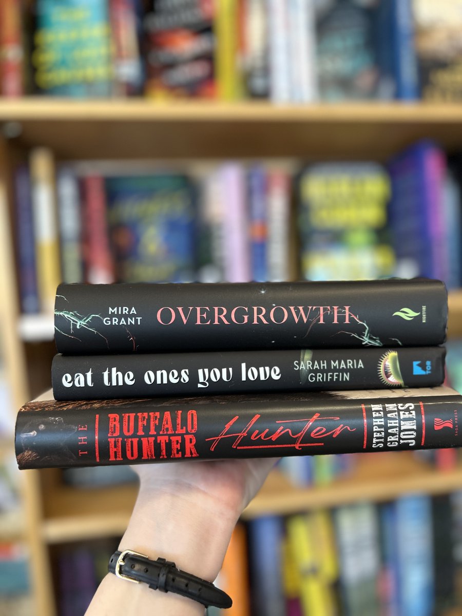 It's never too early to start preparing for summerween! Kirsten and Brittany are so excited for these new horror novels!