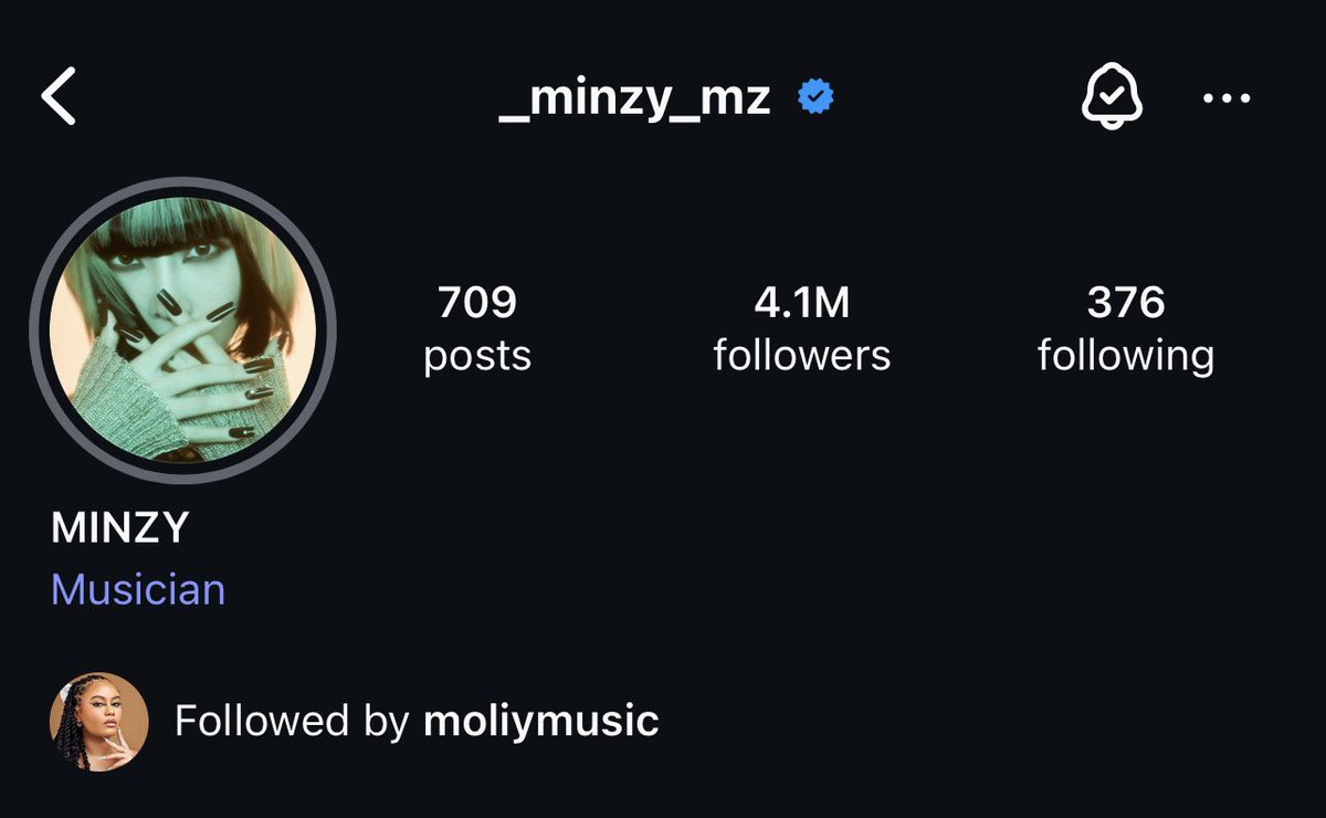 2NE1Chaerry's tweet photo. Moliy the singer of the song “Shake It To The Max” commented on Minzy reel “😍😍😍 baddie” and Minzy pinned it! They are following each other’s on Instagram 😍

#2NE1 #Minzy #투애니원 #공민지 https://t.co/fC44EUFmfH