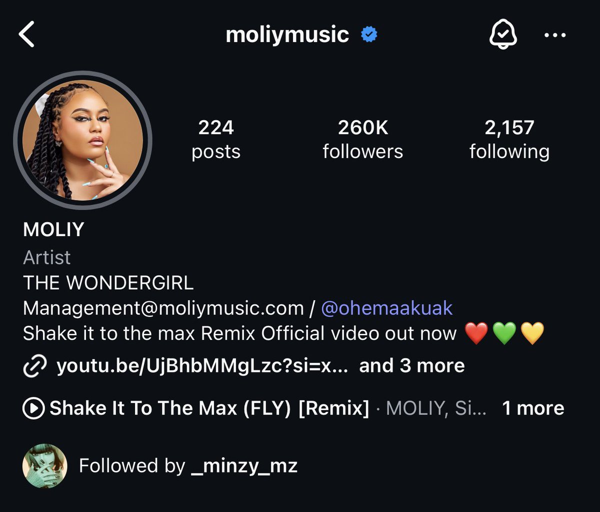 2NE1Chaerry's tweet photo. Moliy the singer of the song “Shake It To The Max” commented on Minzy reel “😍😍😍 baddie” and Minzy pinned it! They are following each other’s on Instagram 😍

#2NE1 #Minzy #투애니원 #공민지 https://t.co/fC44EUFmfH