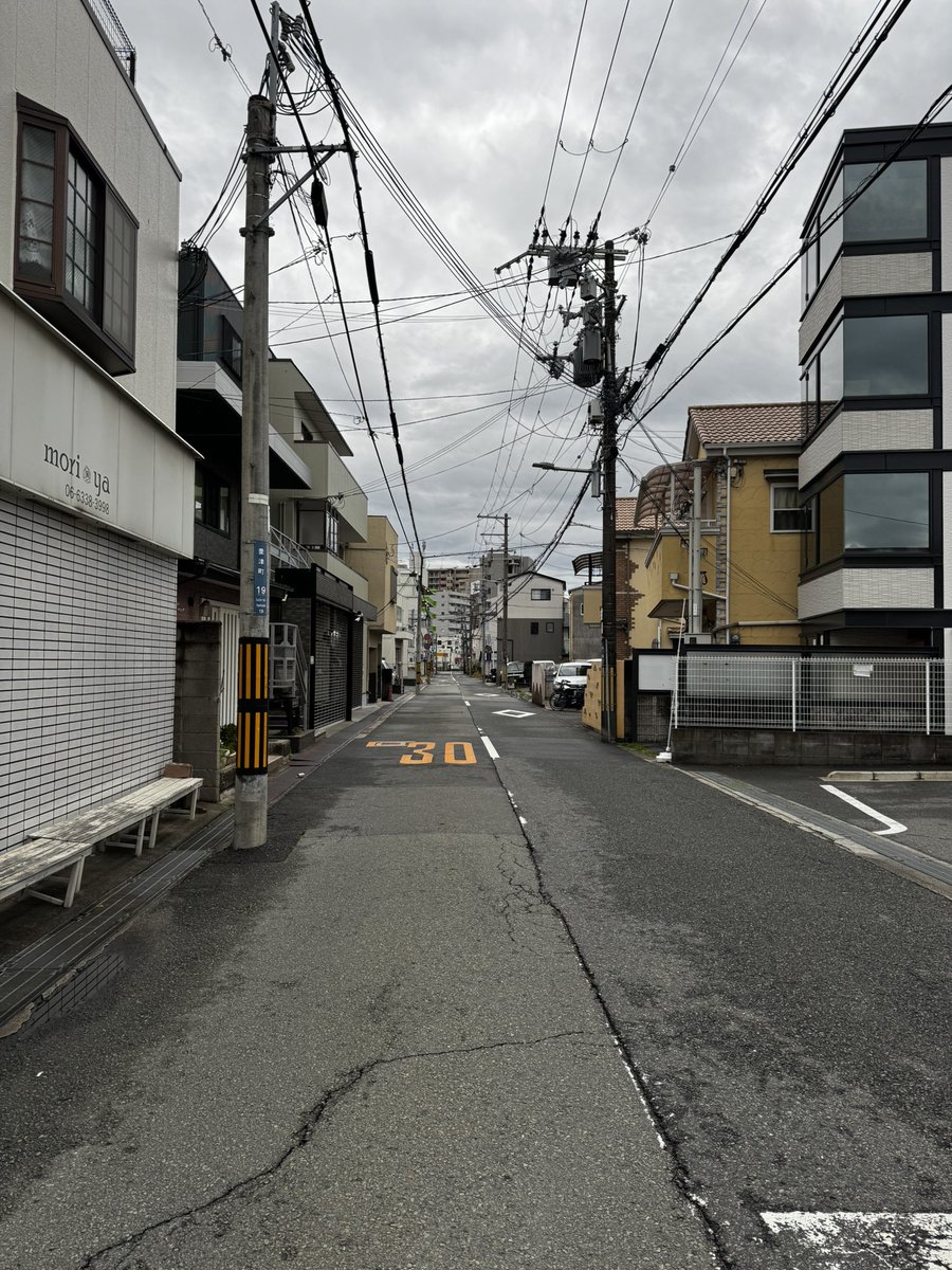 moriyahana's tweet photo. 明日が母の日、連日徹夜ですが今日は特に遅くなりもう午前6時前。
　
1.2時間ほど仮眠をとってまた仕事に行くぞ！

日本全国の花屋さん頑張ろう！！ https://t.co/EtINVpSHVa