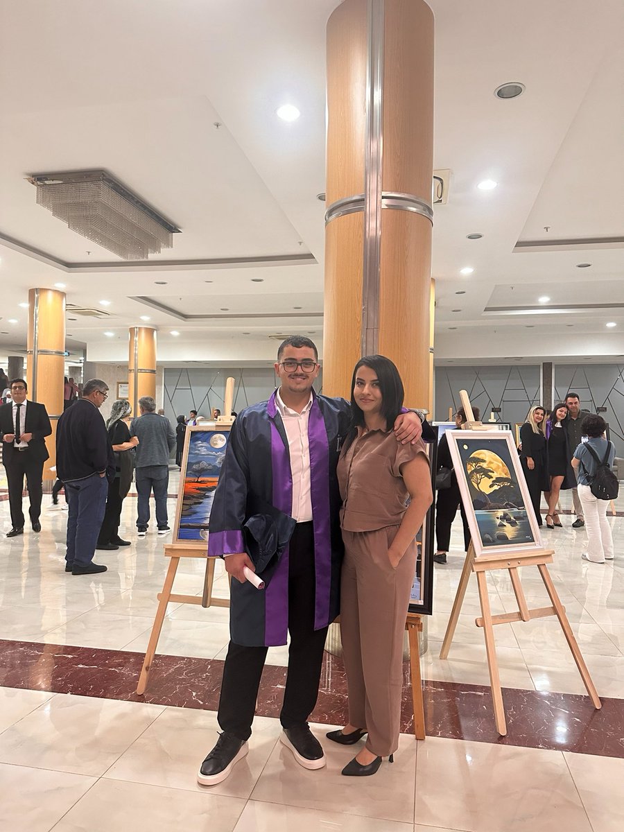 Senin emeğin, sabrın, azminle geldik bu zaman. 
Ne mutlu bana ki senin gibi bir evladım var.
Gözümde hep o neşeli çocuk, kalbimde ise hep sonsuz bir gurursun.
Yolun açık olsun ilk göz ağrım hayat sana hep iyilikle gelsin.