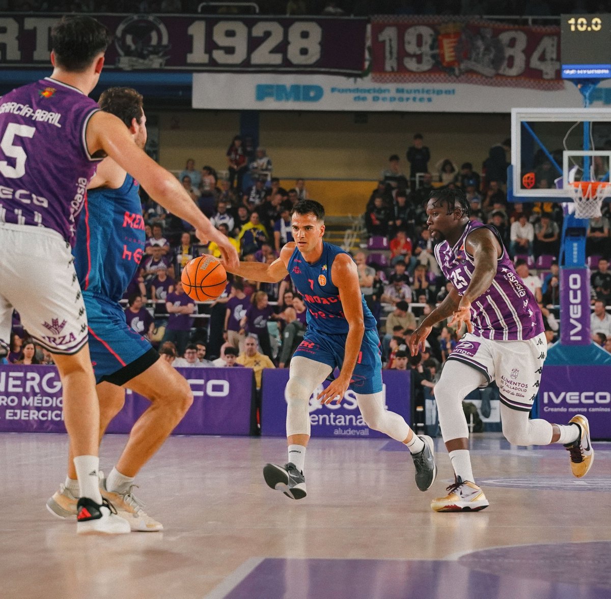 El <a href="/BasquetMenorca/">Hestia Menorca</a> vence en su visita a Valladolid por 65 a 77 y logra la permanencia en la Primera FEB

Con este resultado el <a href="/RVBaloncesto/">-</a> desciende a la Segunda FEB

📸<a href="/BasquetMenorca/">Hestia Menorca</a>