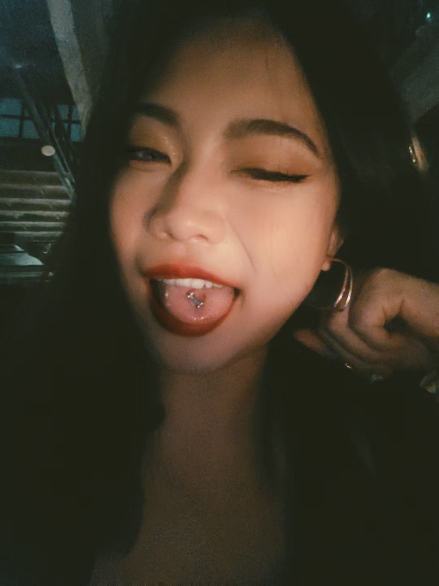tan19940912's tweet photo. cash https://t.co/aMU8xHpWvK