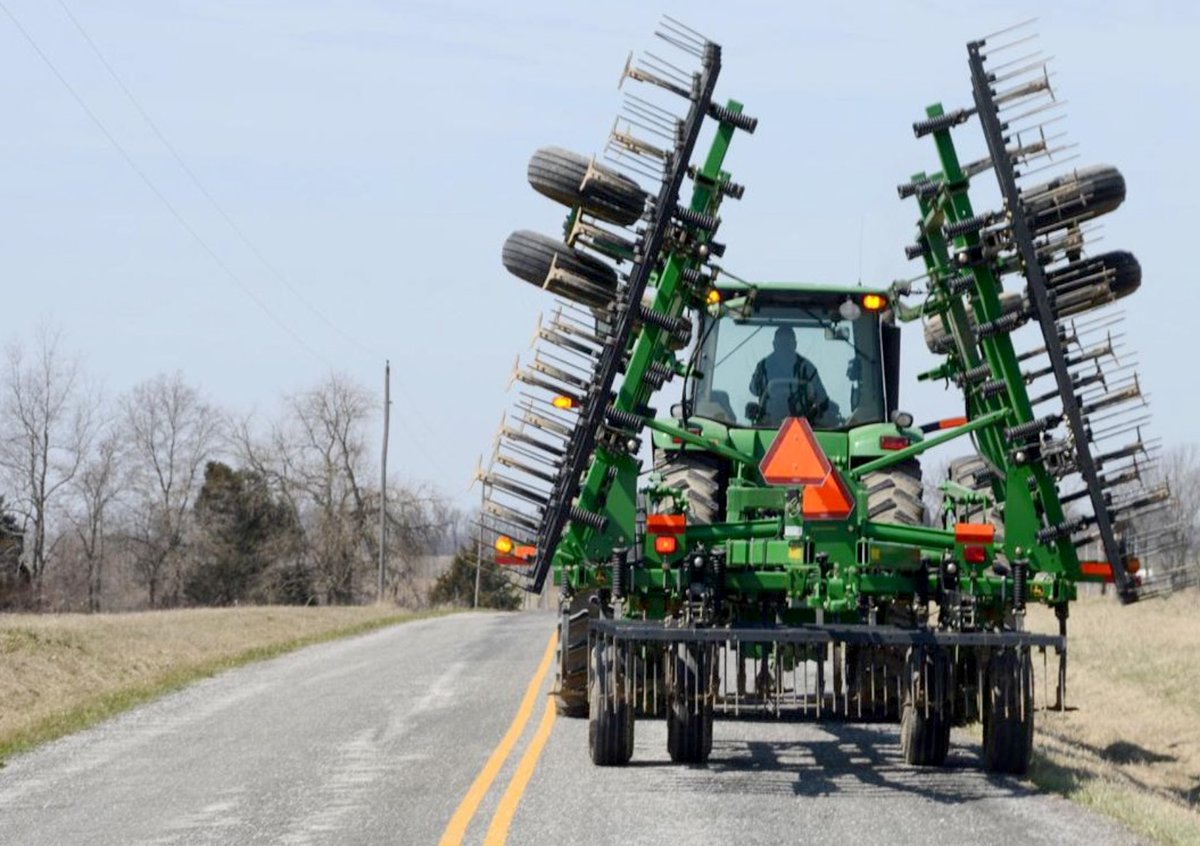 MFA Incorporated (@mfa_inc) on Twitter photo That orange triangle = SLOW.
Farm vehicles under 25 mph use this sign.
Slow down. Give farmers space to turn & stop.
#SafetySaturday #SMVSign #FarmRoadSafety <a href="/SNPartnersJD/">Sydenstricker Nobbe Partners John Deere</a> That orange triangle = SLOW.
Farm vehicles under 25 mph use this sign.
Slow down. Give farmers space to turn & stop.
#SafetySaturday #SMVSign #FarmRoadSafety <a href="/SNPartnersJD/">Sydenstricker Nobbe Partners John Deere</a>