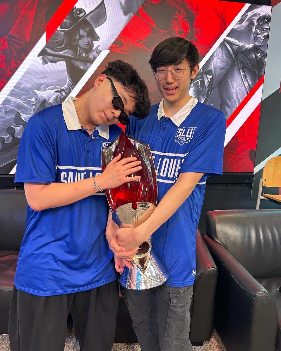 LFT CLOL 2026 

graduating in the fall and exploring my options to get my masters while competing in CLOL again

NACL 2 years experience 🦾
CLOL 2024 Champ 👑

DM on disc : airren1