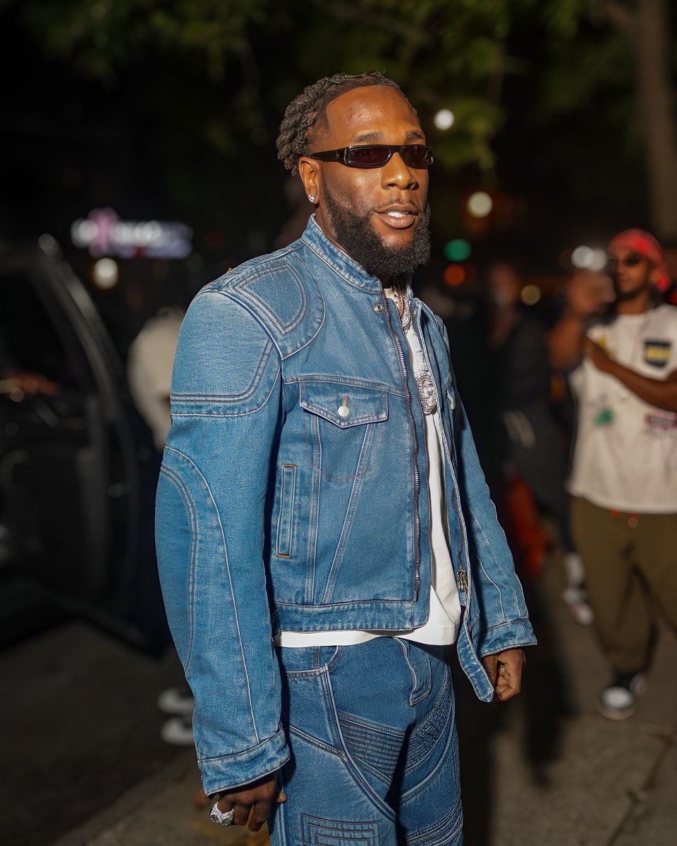 NOTJUSTOK's tweet photo. Burna Boy 📸

No Sign of Weakness 🔜 https://t.co/WJuvIFV8nt
