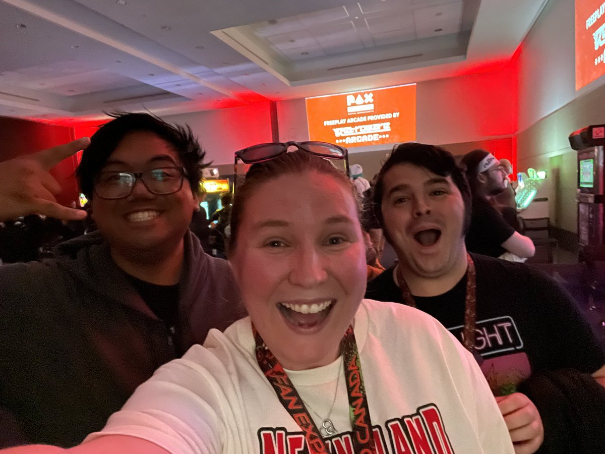 “Wow that guy looks a lot like Acai…”

It was, in fact, Acai.

So awesome to meet you at #PAXEast2025 <a href="/Acai28/">alec</a>