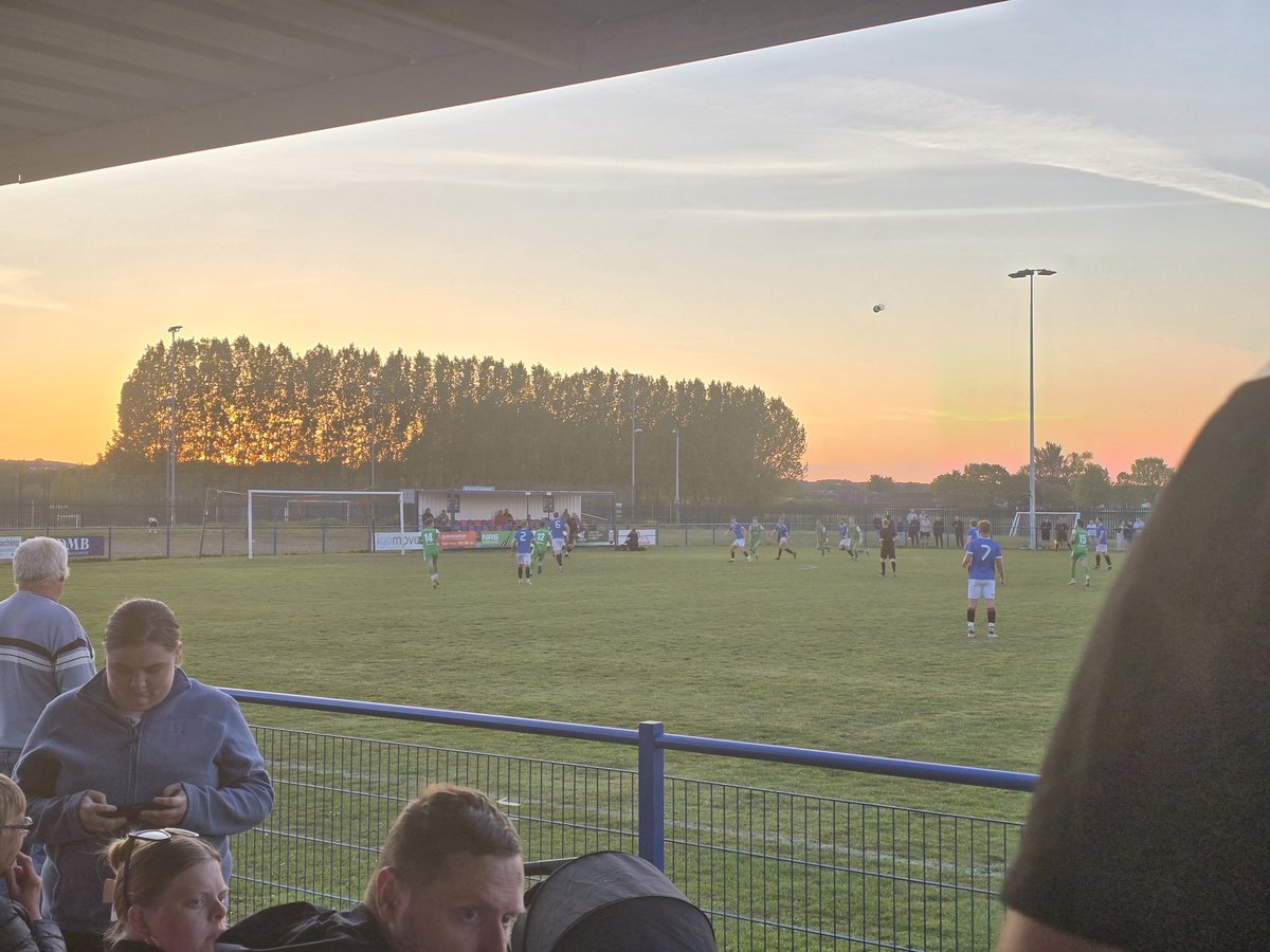 ground_hopper_hoppy🤜🤛 tweet media