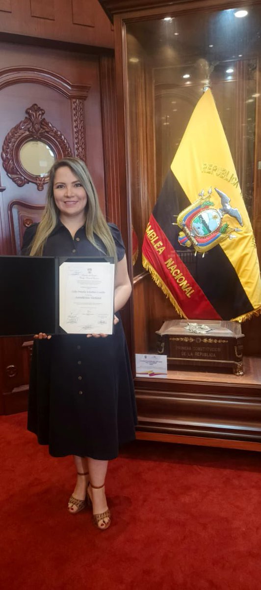 Priscila Schettini (@prisschettini) on Twitter photo Podrán quitarme TODO pero JAMÁS la dignidad de ser la REPRESENTANTE LEGÍTIMA del pueblo ecuatoriano, como Asambleísta Nacional de <a href="/RC5Oficial/">Revolución Ciudadana</a>
Ni la Fiscal General #DianaSalazar, ni sus jueces de BOLSILLO del <a href="/TCE_Ecuador/">TCE Ecuador</a> podrán hacerlo
Desde la <a href="/AsambleaEcuador/">Asamblea Nacional</a> quiero Podrán quitarme TODO pero JAMÁS la dignidad de ser la REPRESENTANTE LEGÍTIMA del pueblo ecuatoriano, como Asambleísta Nacional de <a href="/RC5Oficial/">Revolución Ciudadana</a>
Ni la Fiscal General #DianaSalazar, ni sus jueces de BOLSILLO del <a href="/TCE_Ecuador/">TCE Ecuador</a> podrán hacerlo
Desde la <a href="/AsambleaEcuador/">Asamblea Nacional</a> quiero