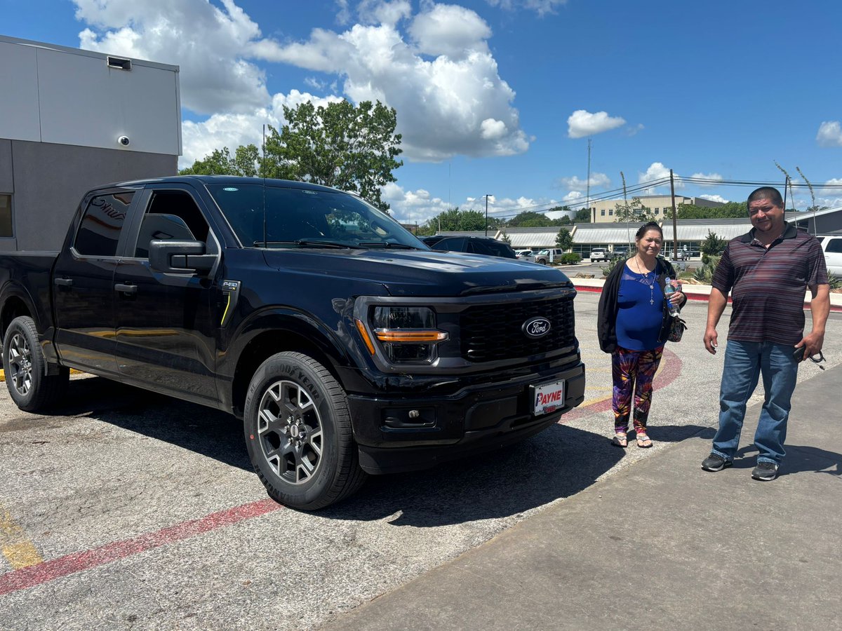 PayneRGCFord's tweet image. 🎉 Congrats to Rene Cantu on his new Ford F-150! Delivered all the way to Fredericksburg, TX by Luis Zavala at Payne Rio Grande City Ford! 🙌

💻 Browse more trucks here 👉 paynergcford.com/inventory?crit…

#FordF150 #Congrats #FredericksburgTX #PayneRioFord #LoQueTuQuieresRegardless