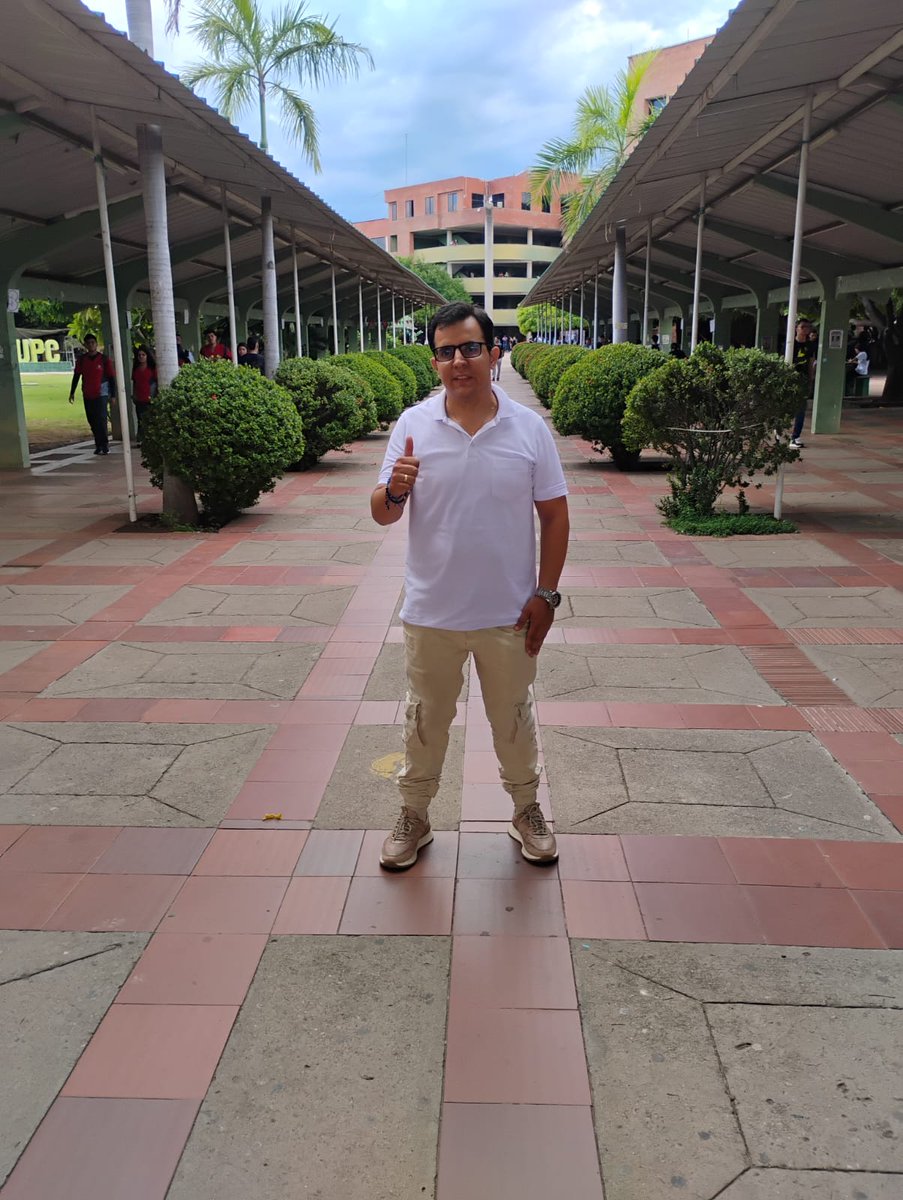 Jupacudid1's tweet photo. La formación académica es fundamental en los procesos de realización de cada ser humano, en mí Alma Mater la @UnicesarOficial obtuve los conocimientos necesarios para poder comprender como funciona la sociedad y los parámetros que enmarcan una efectiva relación social. https://t.co/wuHSUbSlDN