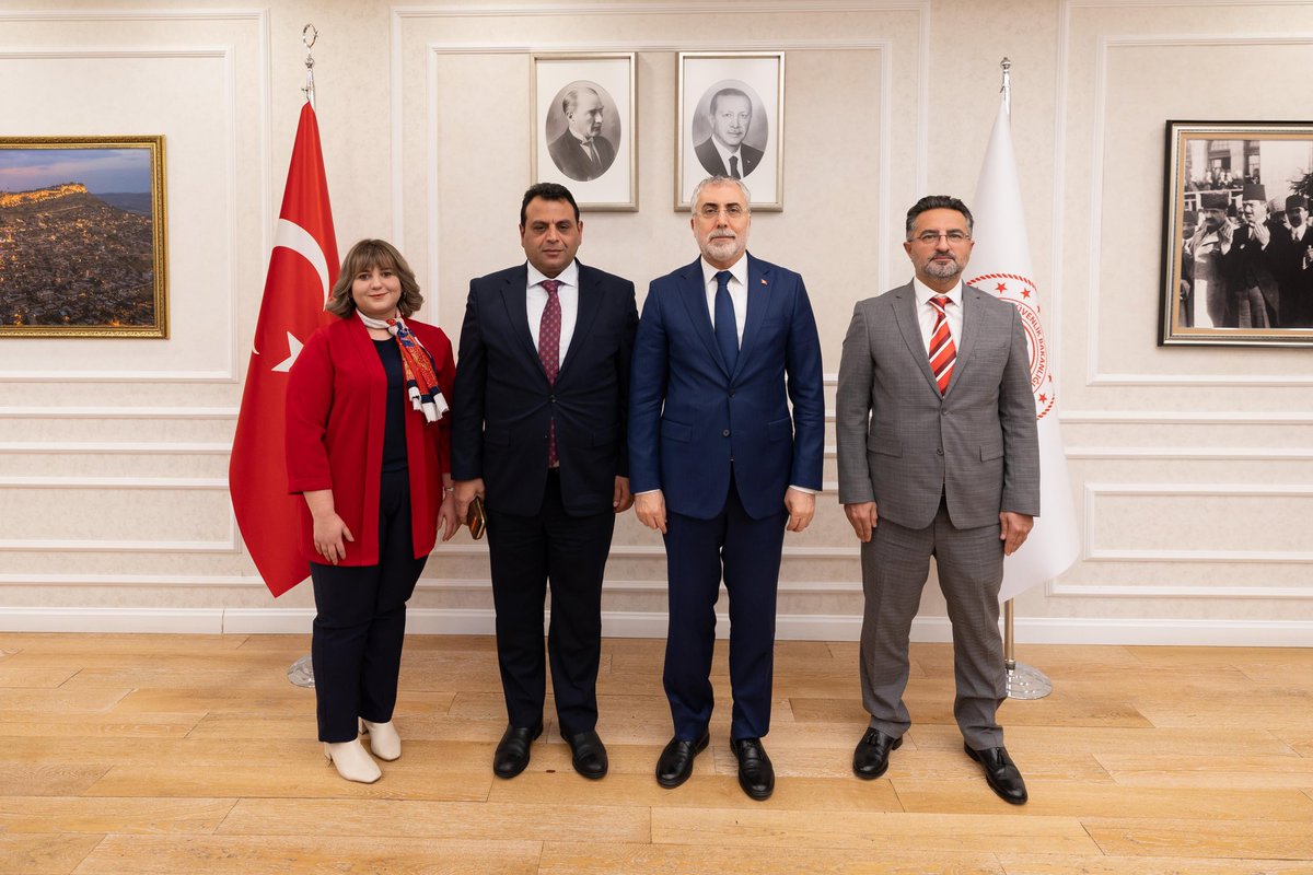 Genç İstidamın Sisteme Girmesi, Stajyer Çırak ve Ustaya Verilecek Tam Sigorta Hakkıyla Sağlanacaktır;
<a href="/RTErdogan/">Recep Tayyip Erdoğan</a> 
<a href="/_cevdetyilmaz/">Cevdet Yılmaz</a> 
<a href="/isikhanvedat/">Prof. Dr. Vedat Işıkhan</a> 
<a href="/memetsimsek/">Mehmet Simsek</a> 
<a href="/csgbakanligi/">T.C. Çalışma ve Sosyal Güvenlik Bakanlığı</a> 
<a href="/HMBakanligi/">T.C. Hazine ve Maliye Bakanlığı</a> 
<a href="/tcbestepe/">T.C. Cumhurbaşkanlığı</a> 
<a href="/cbsbb/">T.C. Cumhurbaşkanlığı Strateji ve Bütçe Başkanlığı</a> 
<a href="/tccbiko/">T.C. Cumhurbaşkanlığı İnsan Kaynakları Ofisi</a> 
<a href="/cbfinans/">T.C. Cumhurbaşkanlığı Finans Ofisi</a> 
<a href="/TCCBHPK/">Cumhurbaşkanlığı Hukuk Politikaları Kurulu</a> 
<a href="/Akparti/">AK Parti</a> 
<a href="/MHP_Bilgi/">MHP</a>