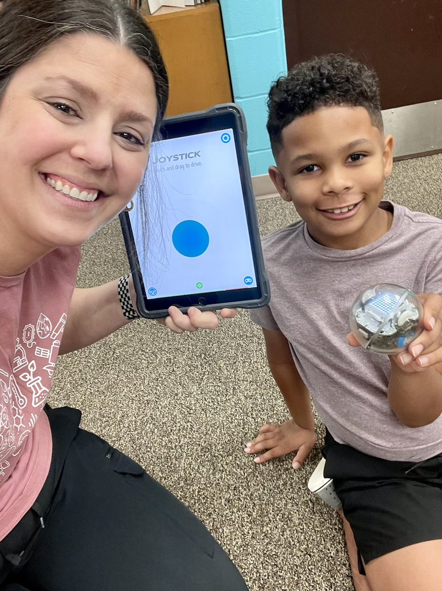 This student and I have a mutual love for <a href="/SpheroEdu/">Sphero Education</a>!  🤖 We will continue #MakingConnections and #KeepingConnections because we LOVE LEARNING 👏 and exploring 👏 <a href="/WakeRobinElem/">Wake Robin Wizards</a> #bpsne #teamBPS