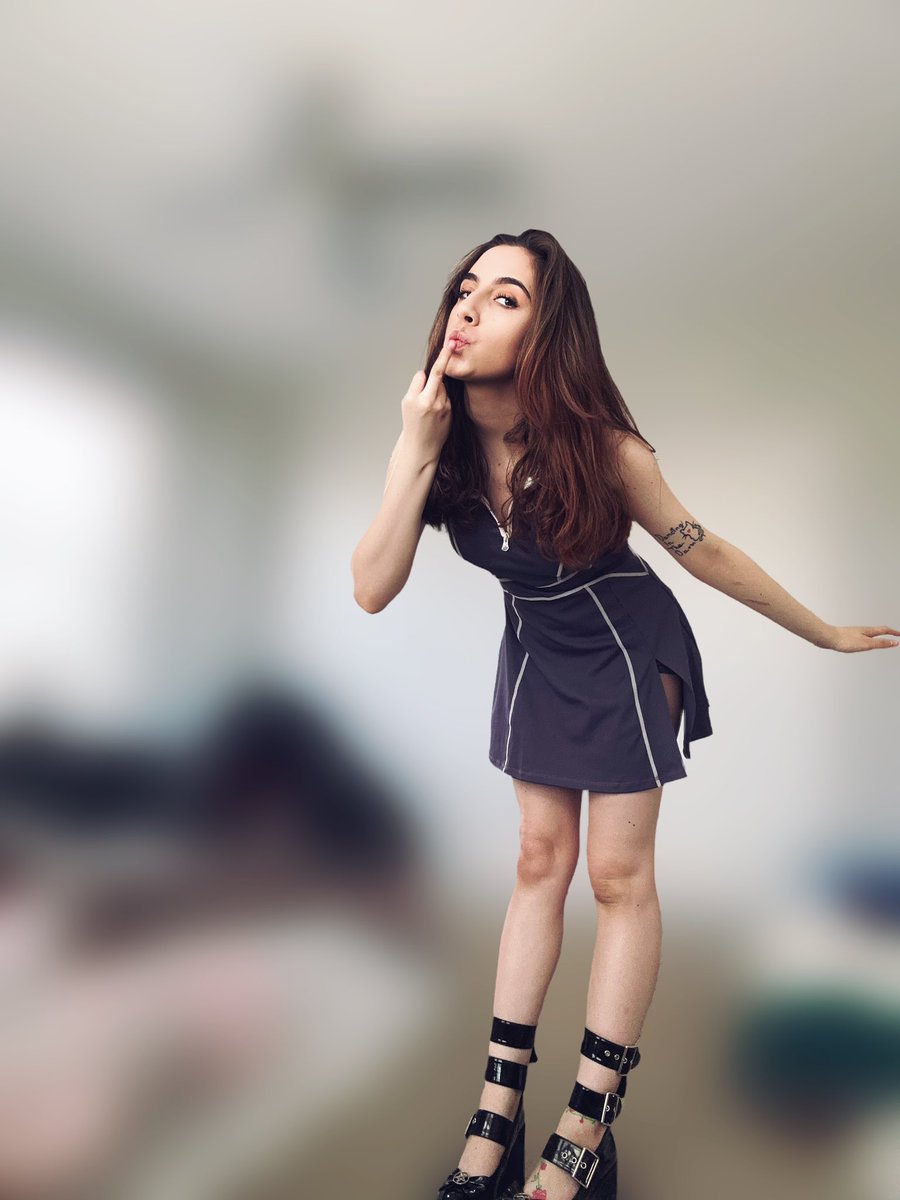 jasleighcx's tweet image. Turning heads 👀 #dollskill #shein #fridayvibes #fridaymotivation #jasleigh