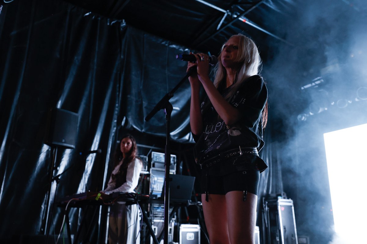 ❤️‍🔥  Gigi Ros porta el pop a una nova dimensió!

💎 Hem viscut en primícia la preestrena del seu nou disc KAMIKAZE, un àlbum que fusiona electrònica, experimentació i una potència magnètica.

📸Martí Bech