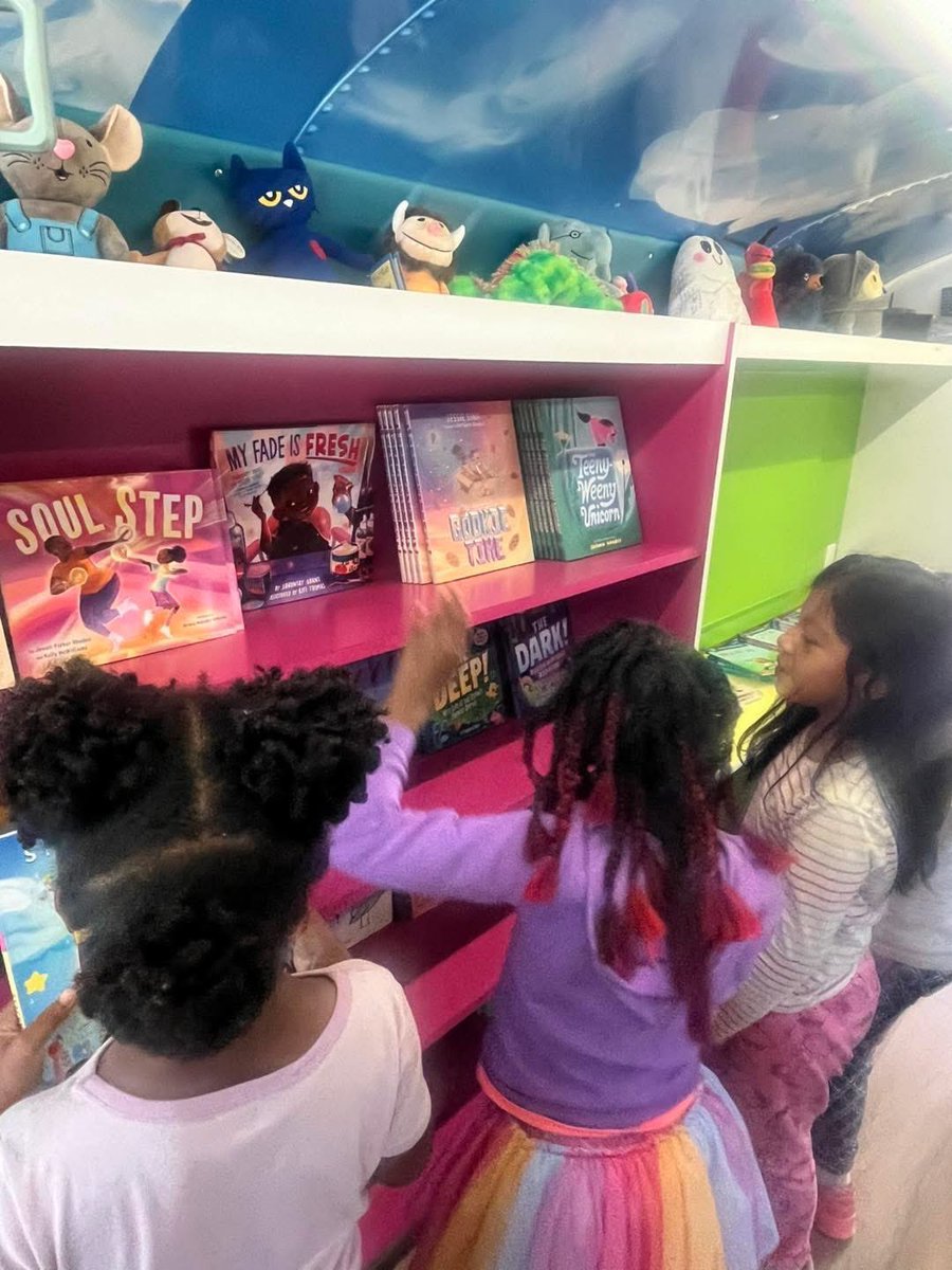 CentralESChamps's tweet image. Rolling Into Literacy! 

Our students were excited to see the Literacy Bus at CES! Our students were given the chance to explore books and choose a free book to take home— all aboard a magical mobile library.