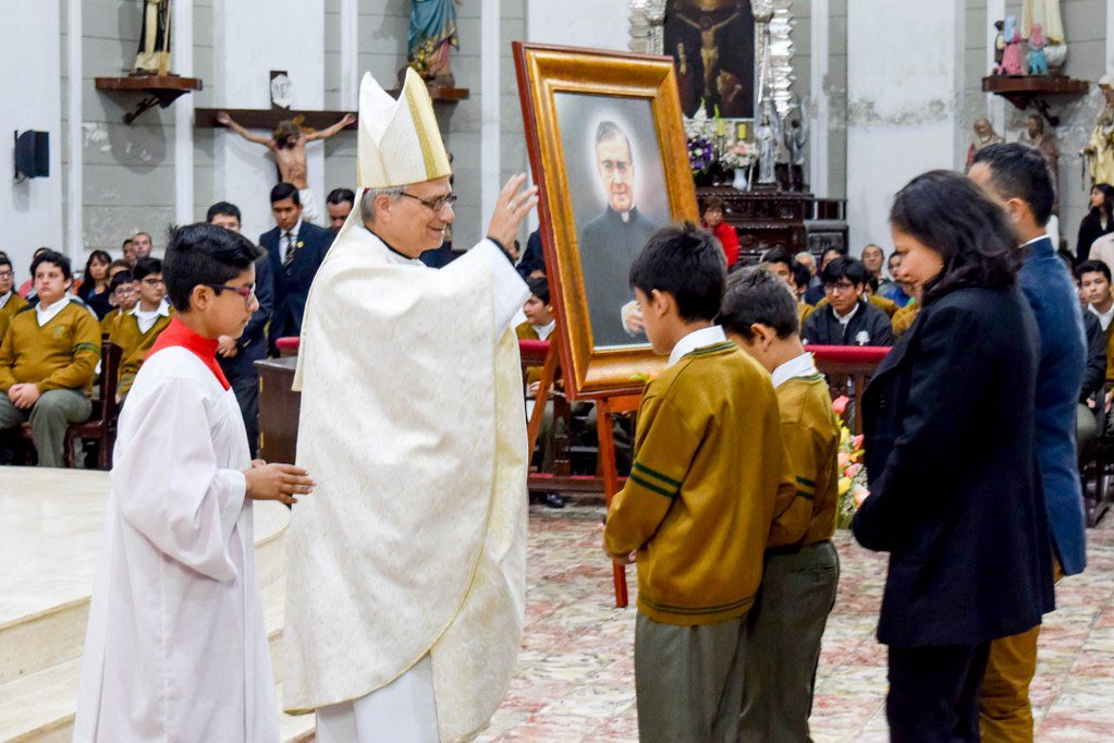 Photos have emerged of the new pope presiding over a special mass to commemorate the controversial founder of Opus Dei

What should we read into them? Is he a supporter? Is Pope Leo XIV perhaps not as progressive as we thought he was?

bit.ly/3YCw55a